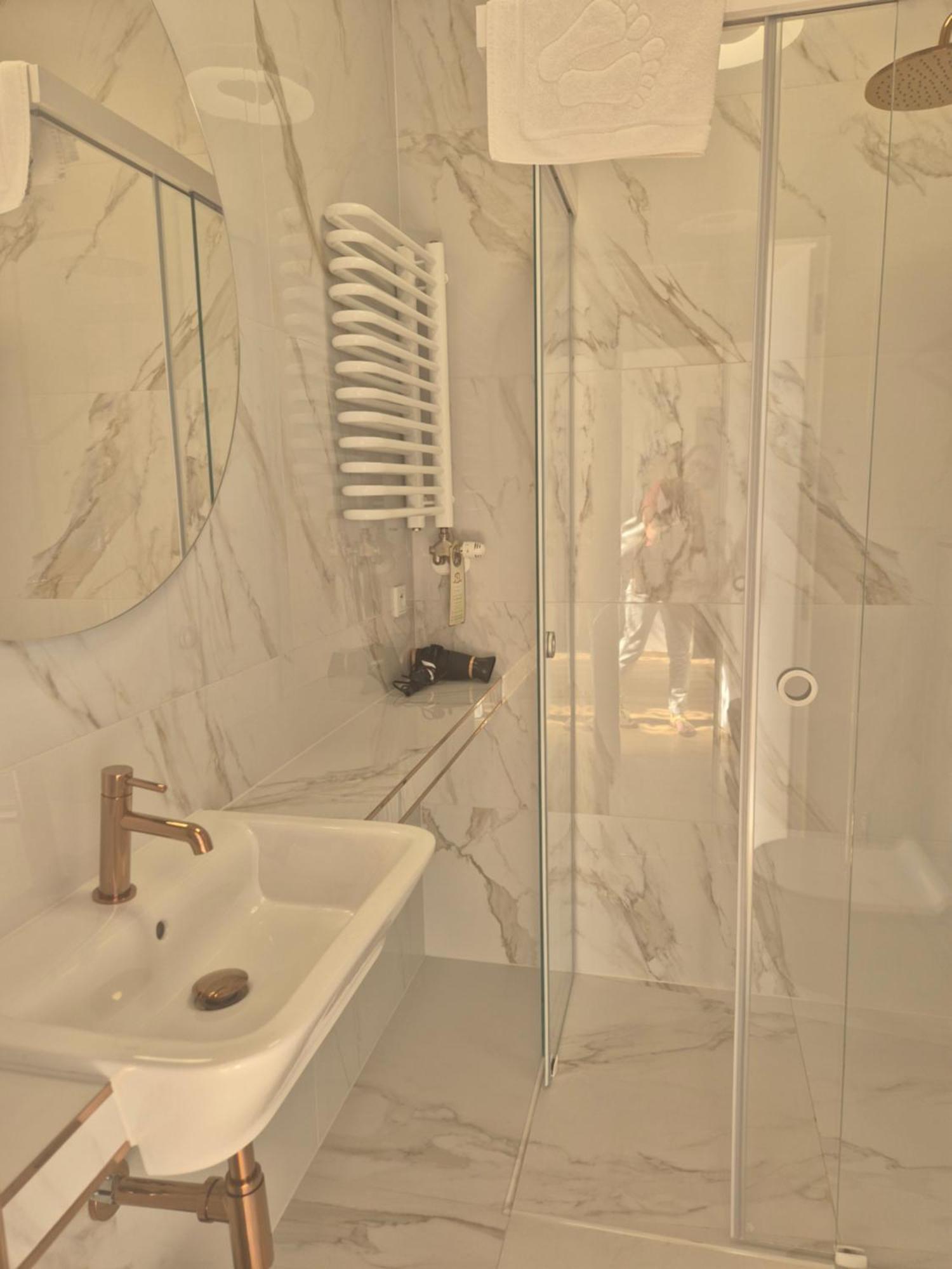 Aparthotel Miodowa 25 Краков Экстерьер фото